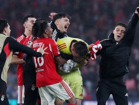 شاهد.. مورينيو يرسل ريال مدريد للملحق بعد هدف مجنون لحارس المرمى