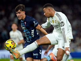 مبابي يعاني من كسر في إصبعه قبل مواجهة ريال مدريد ومانشستر سيتي