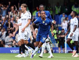 رئيس لجنة الحكام بإنجلترا: هدف فولهام في مرمى تشيلسي صحيح