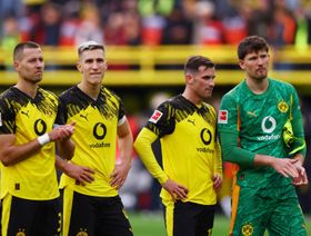 لايبزيغ يعرقل دورتموند ويمنح هدية لبايرن في الدوري الألماني