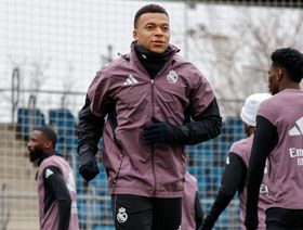 أربيلوا يعلن غياب مبابي عن ريال مدريد لفترة بسبب إصابة في الركبة