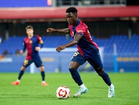 عزيز عيسى يعود إلى برشلونة.. هل سيحظى بثقة فليك؟