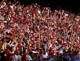 القبض على "مدير أمن" نادي إشبيلية بسبب سرقة "نظارة شمسية"