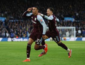 ثنائية روجرز تقود أستون فيلا للمربع الذهبي بالفوز على ليدز يونايتد