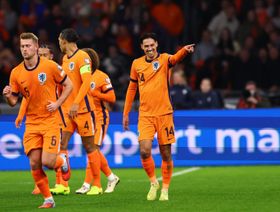 كومان يتغنى بلاعبي هولندا وينتظر المزيد في كأس العالم