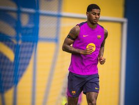 ماركوس راشفورد جاهز لمواجهة تشيلسي بعد عودته لتدريبات برشلونة