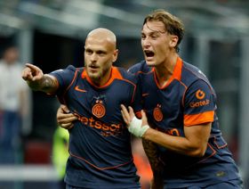 إنتر ميلان يعود إلى سكة الانتصارات بفوز صعب على ساسولو