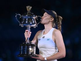 إيلينا ريباكينا تهزم أرينا سابالينكا وتنتزع أول ألقابها في أستراليا