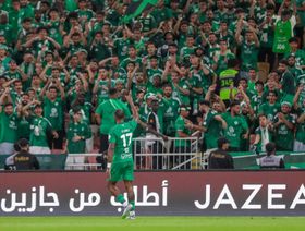 الأهلي يدشن موسمه في الدوري السعودي بفوز صعب على نيوم
