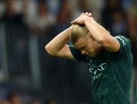 صفقة انتخابية.. "منافس لابورتا" يحاول ضم هالاند إلى برشلونة