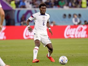 فالنسيا مستعد لبيع عقد يونس موسى وميلان أحد المهتمين