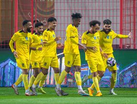 السومة يحرم الحزم من فوز أمام ضمك في مباراة درامية بافتتاح الدوري السعودي