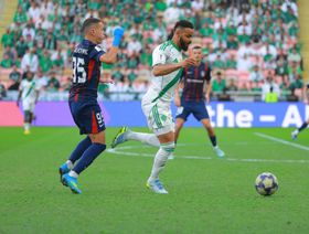 شاهد.. الأهلي بـ10 لاعبين ينتزع التعادل أمام جوهور في شوط أول مثير