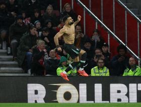 شاهد.. ليفربول يطير عالياً على جناح الملك المصري صلاح