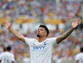 ليوناردو يترقب.. الهلال يدرس خروج كانسيلو من قائمة الدوري السعودي