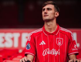 نابولي يعير لورينزو لوكا إلى نوتنغهام فورست