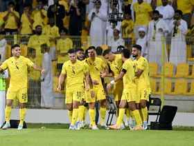 شاهد.. الوصل يهزم العين بثلاثية ويتصدر الدوري الإماراتي مؤقتاً