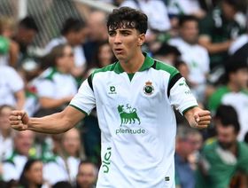 ريال مدريد يواجه "شكوكاً" من موهبة راسينغ سانتاندر.. فهل تفشل الصفقة؟