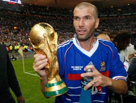 هل هو زيدان؟.. هنري يُلمح إلى هوية المدرب القادم لفرنسا