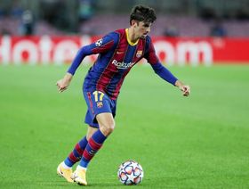 برشلونة يقترب من تسجيل صفقاته بعد حصد ملايين من لاعب "منسي"