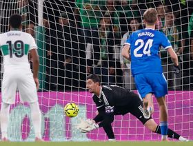 ضربة جديدة لريال مدريد.. كورتوا "المريض" يغيب عن رحلة أثينا