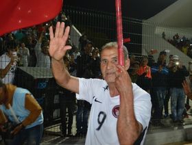 وفاة أحمد فرس الهداف التاريخي لمنتخب المغرب بعد صراع مع المرض