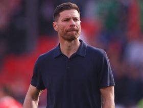 ما نسبة اقتناع رئيس ريال مدريد بتعيين ألونسو لخلافة أنشيلوتي؟