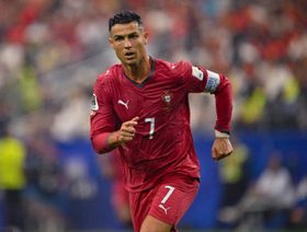 رونالدو يتجنب الاعتزال الدولي قريباً.. هل يسجل الهدف 1000 بقميص البرتغال؟