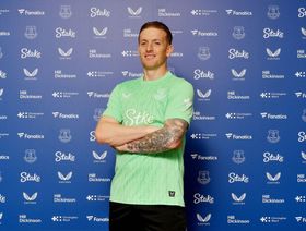 إيفرتون يجدد عقد بيكفورد حتى 2029