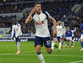 توتنهام يهزم إيفرتون ويتقدّم على مانشستر سيتي بالبريمييرليغ