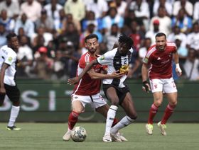 لاعب الأهلي المصري يطلب "ضعف الرقم المعروض" لتجديد عقده