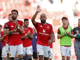 برونو فيرنانديز: حارس يونايتد تعرض لإعاقة والحكام خالفوا وعودهم