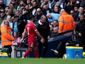 بعد محمد صلاح.. ليفربول يتخلص من لاعب مصري جديد