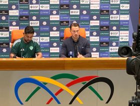 بعد تعادل الأهلي والشباب.. يايسله غير راض وألغواسيل يهاجم الحكم