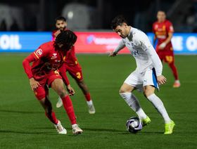 هدية للأهلي والنصر.. الهلال يتعادل مع القادسية في اللحظات الأخيرة