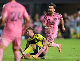 شاهد.. ميسي يسجل ويستعرض بمراوغة مهينة ويكتب تاريخاً لإنتر ميامي