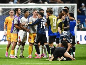 لماذا اعتدى بيلينغهام على لاعب الأرجنتين الشاب بعد نهاية المباراة؟