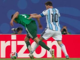ماندي يكشف سر نجاة ميسي من الطرد أمام الجزائر
