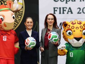 رئيسة المكسيك تتنازل عن مقعدها بافتتاح مونديال 2026 لـ"فتاة تحب كرة القدم"