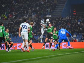 إنتر يسحق ساسولو ويبتعد بصدارة الدوري الإيطالي