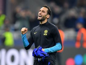 وكيله: هاكان تشالهان أوغلو لم يطلب مغادرة إنتر أبداً