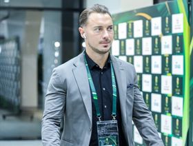 ّلا يطبقون التكتيك.. يايسله ينتقد لاعبي الأهلي رغم التأهل لنصف نهائي كأس الملك