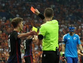 تعرض مؤخراً للإيقاف.. من هو حكم قمة الهلال والشباب بدوري روشن؟