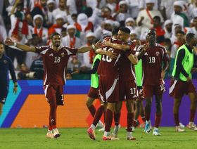 قطر تتجاوز الإمارات بثنائية وتتأهل إلى كأس العالم 2026