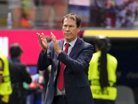 مدرب بلجيكا يشكو الإصابات وهدايا لاعبيه لإسبانيا بكأس العالم