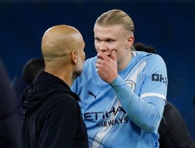 غوارديولا يقلل من أهمية حديثه الحاد مع هالاند بعد فوز سيتي على ليدز