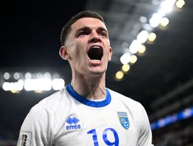 ما هي القيمة التي يجب أن يدفعها برشلونة لضم فيسنيك أسلاني؟