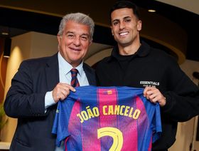 كيف يعود برشلونة للقاعدة 1:1 لضم صفقات جديدة دون قيود؟