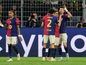 برشلونة يبلغ نصف نهائي أبطال أوروبا رغم الهزيمة بثلاثية في دورتموند