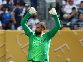 الكشف عن قيمة صفقة انتقال دوناروما إلى مانشستر سيتي